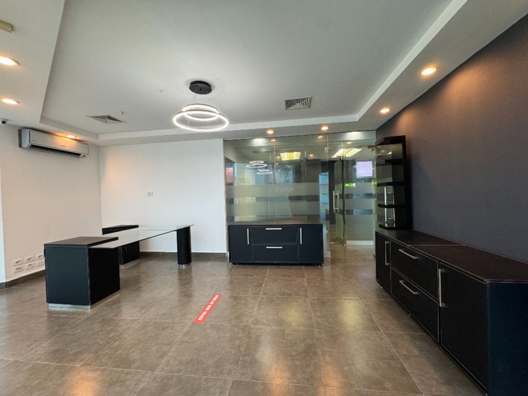 Oficina en Altos de Arroyo Hondo, Santo Domingo