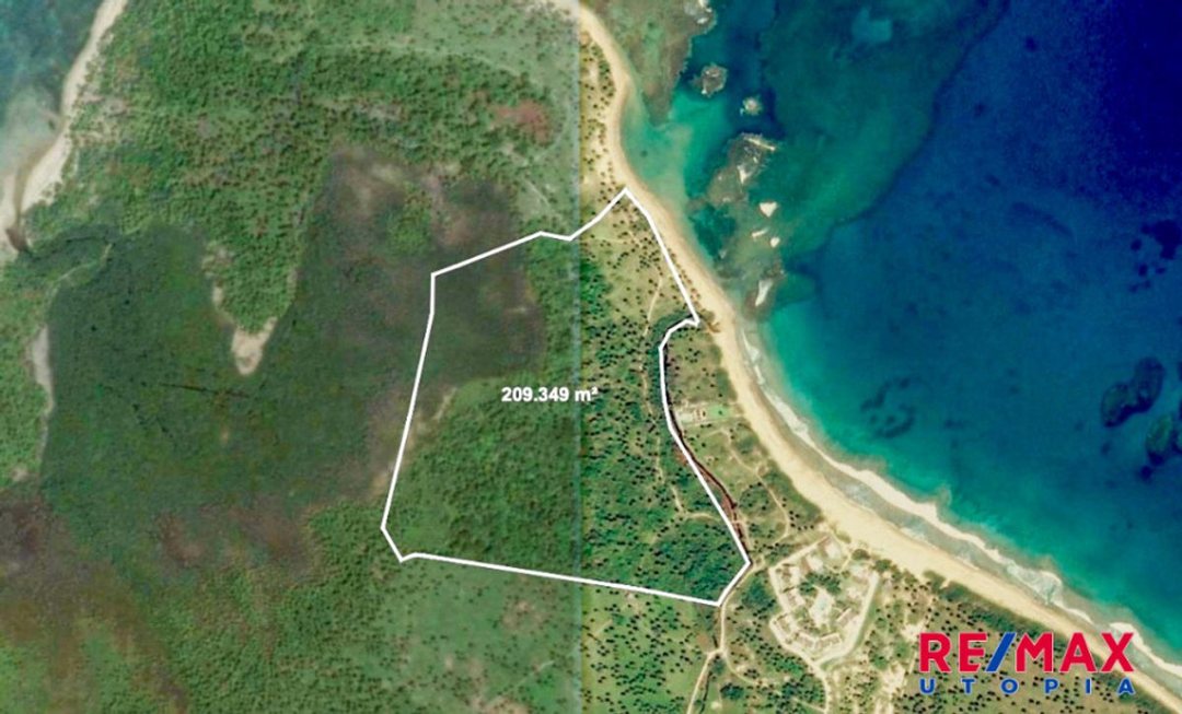 Terreno frente a playa en Samaná