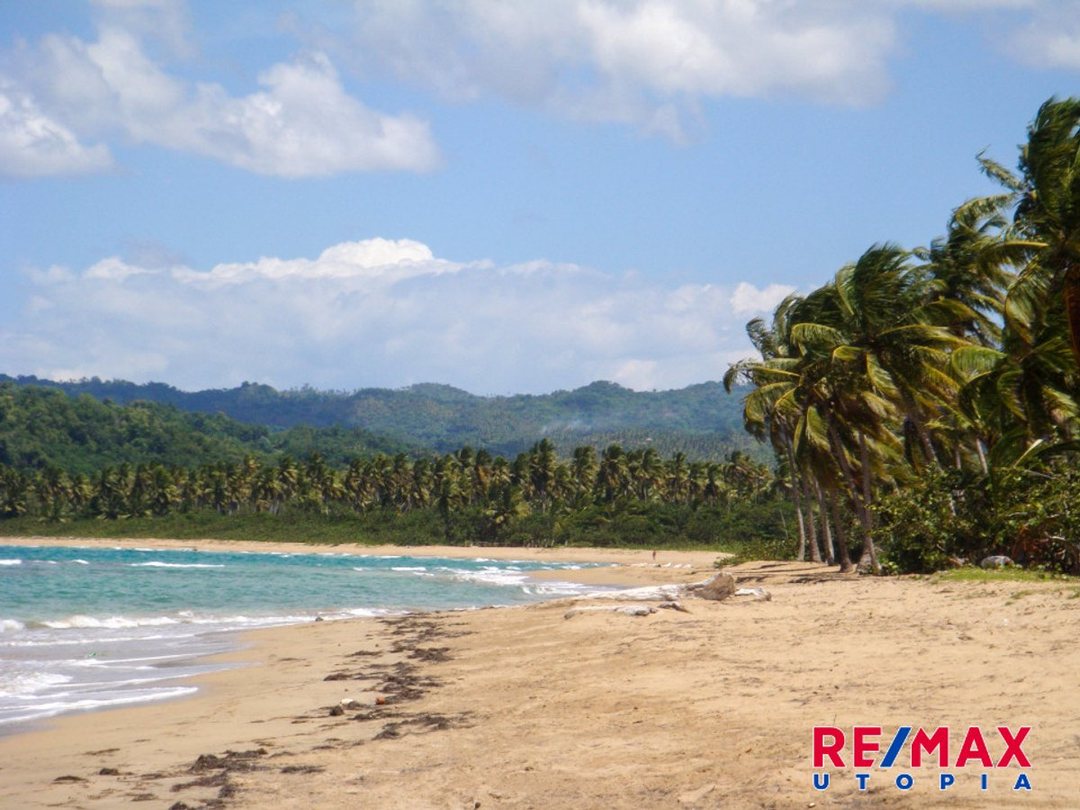 Terreno frente a playa en Samaná