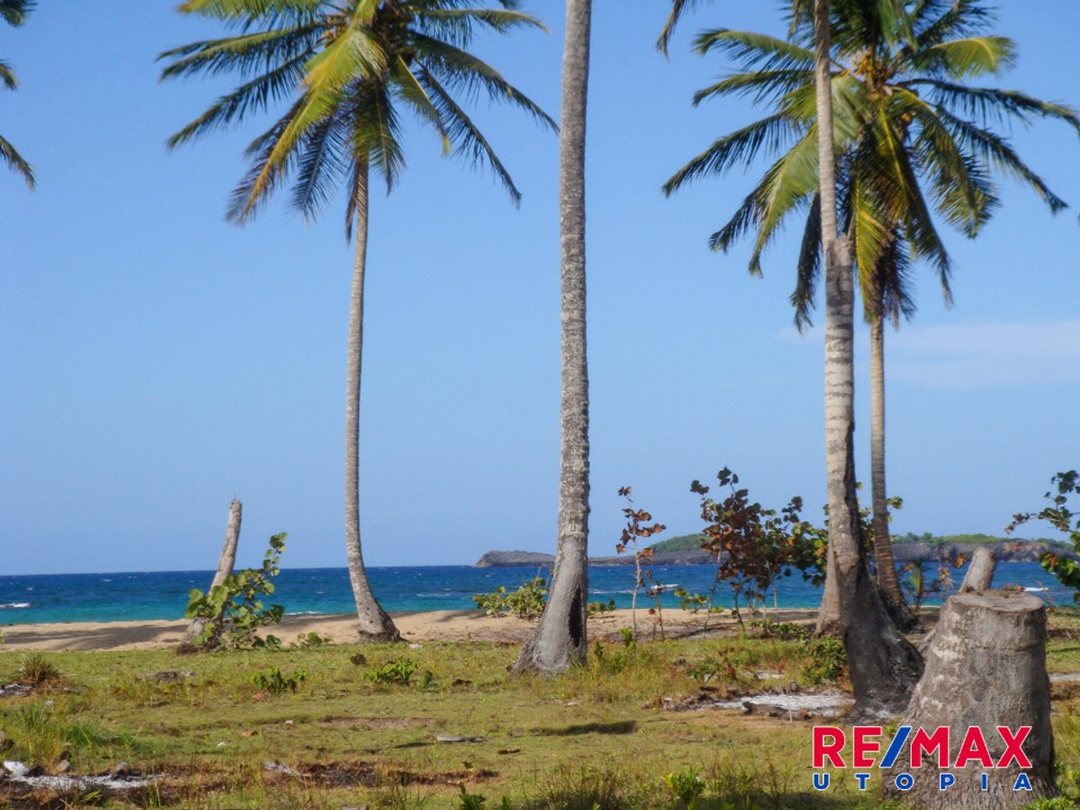 Terreno frente a playa en Samaná