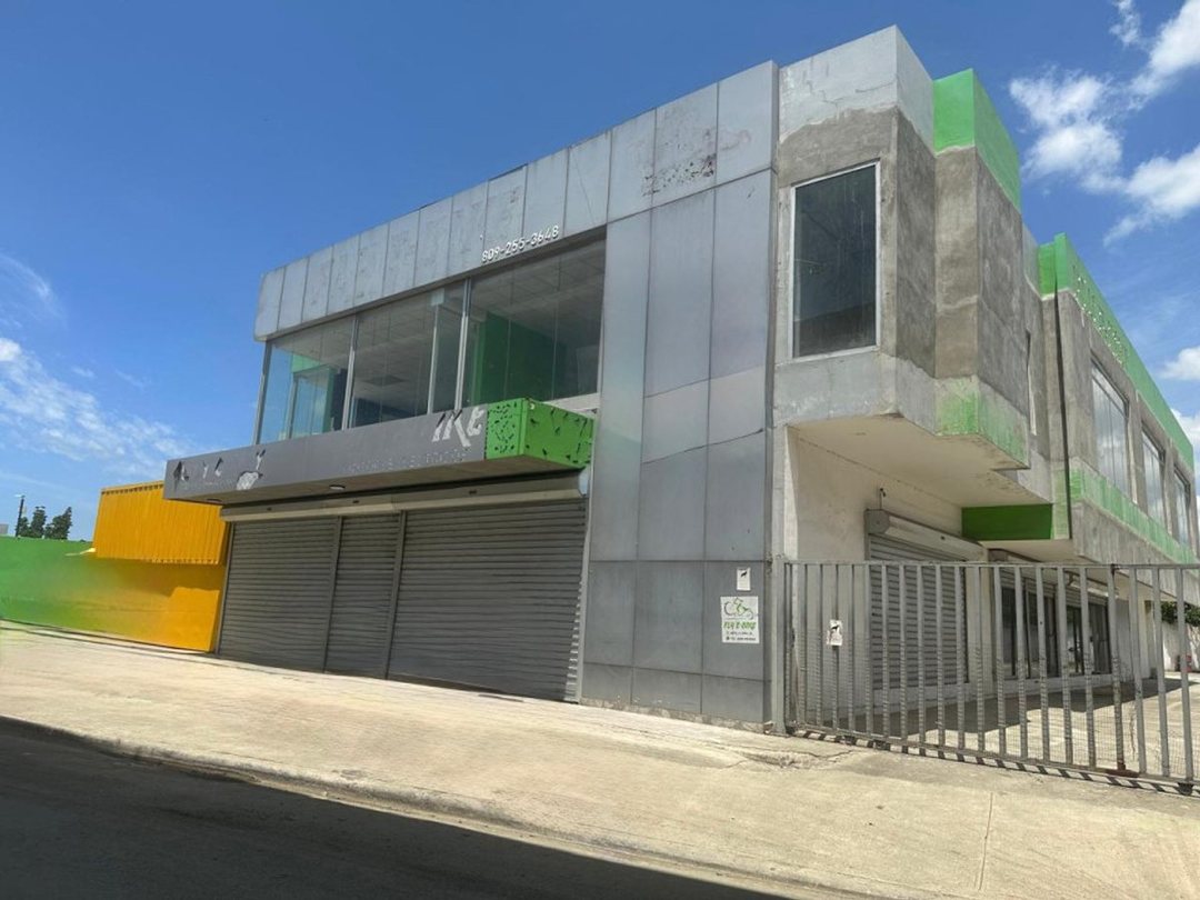 Edificio comercial en alquiler Km. 14 Aut. Duarte
