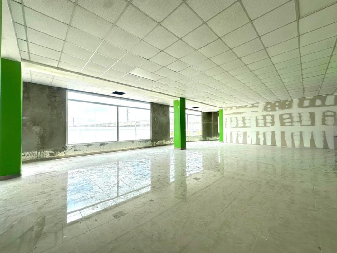 Edificio comercial en alquiler Km. 14 Aut. Duarte
