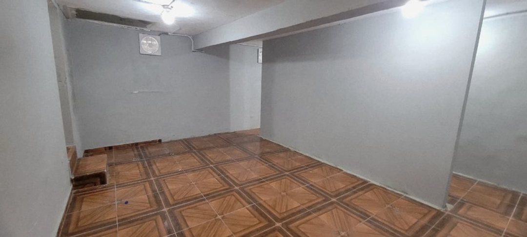 Alquiler de Local Comercial. Próximo a la 27 de febrero.