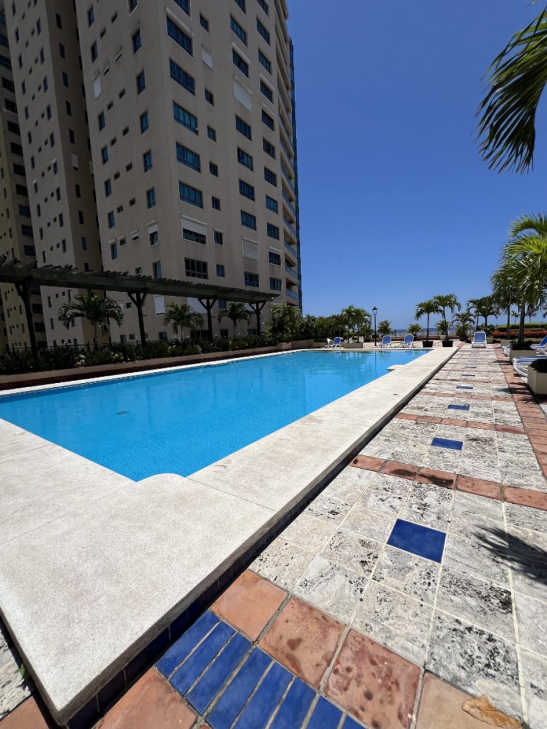 Apartamento amueblado con vista a montañas