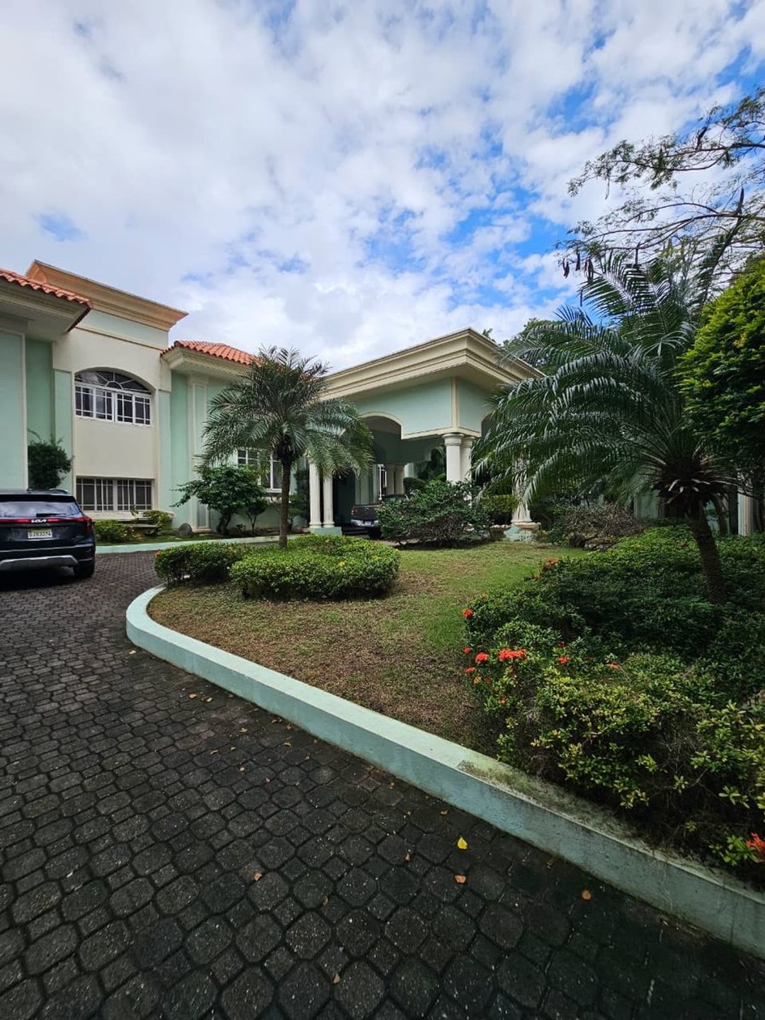 Elegante Casa en Renta