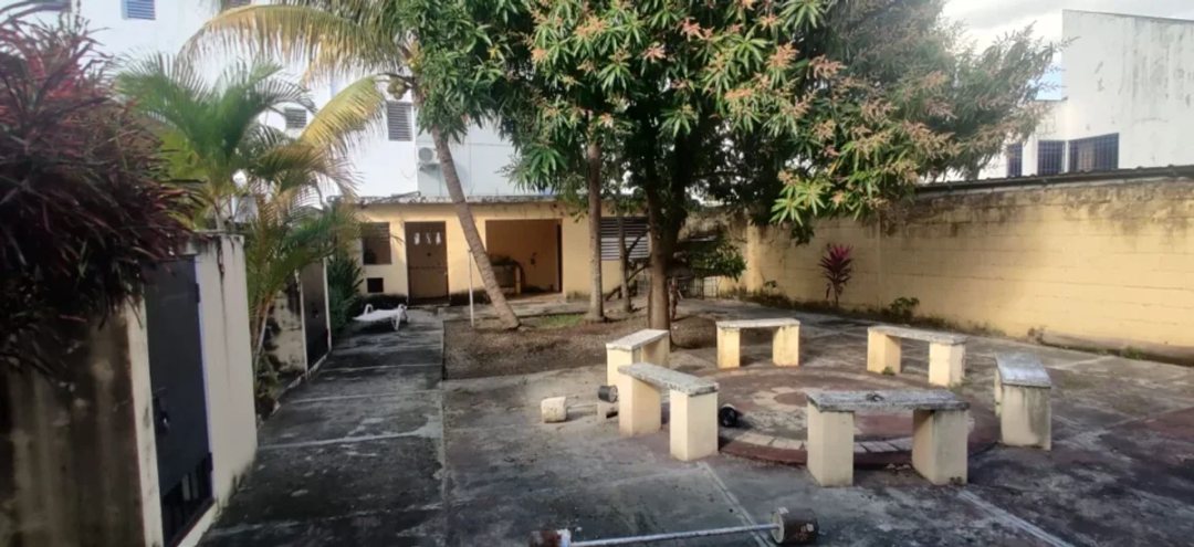Alquilo Amplia y Clásica casa en Arroyo Hondo