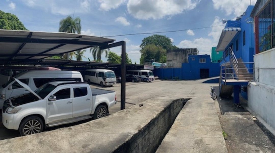 Local Comercial - Solar en Venta.