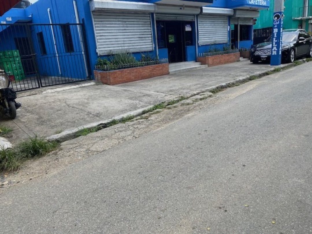 Local Comercial - Solar en Venta.