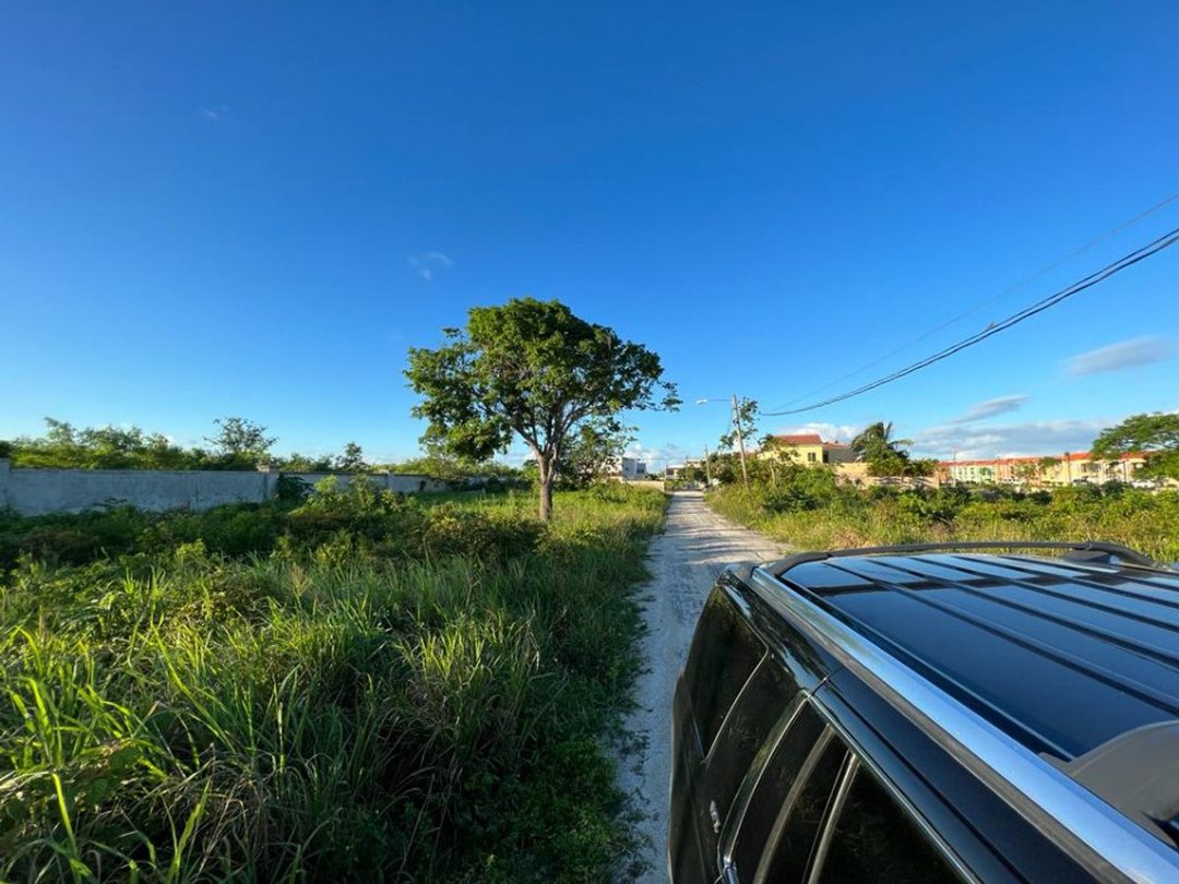 TERRENO EN RESIDENCIAL BAVARO PUNTA CANA