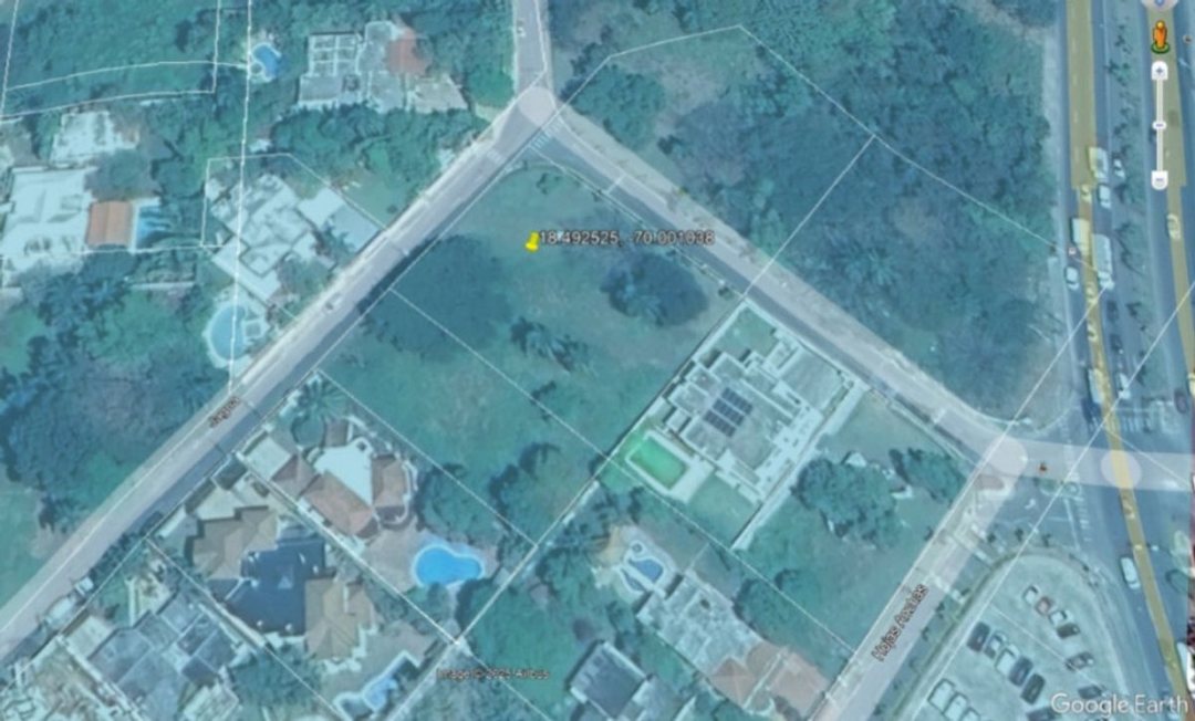 Terreno en Venta 2,000 m² en Alameda, Santo Domingo Oeste