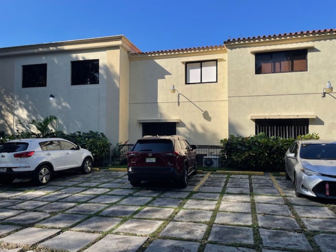 Local comercial en Zona Universitaria